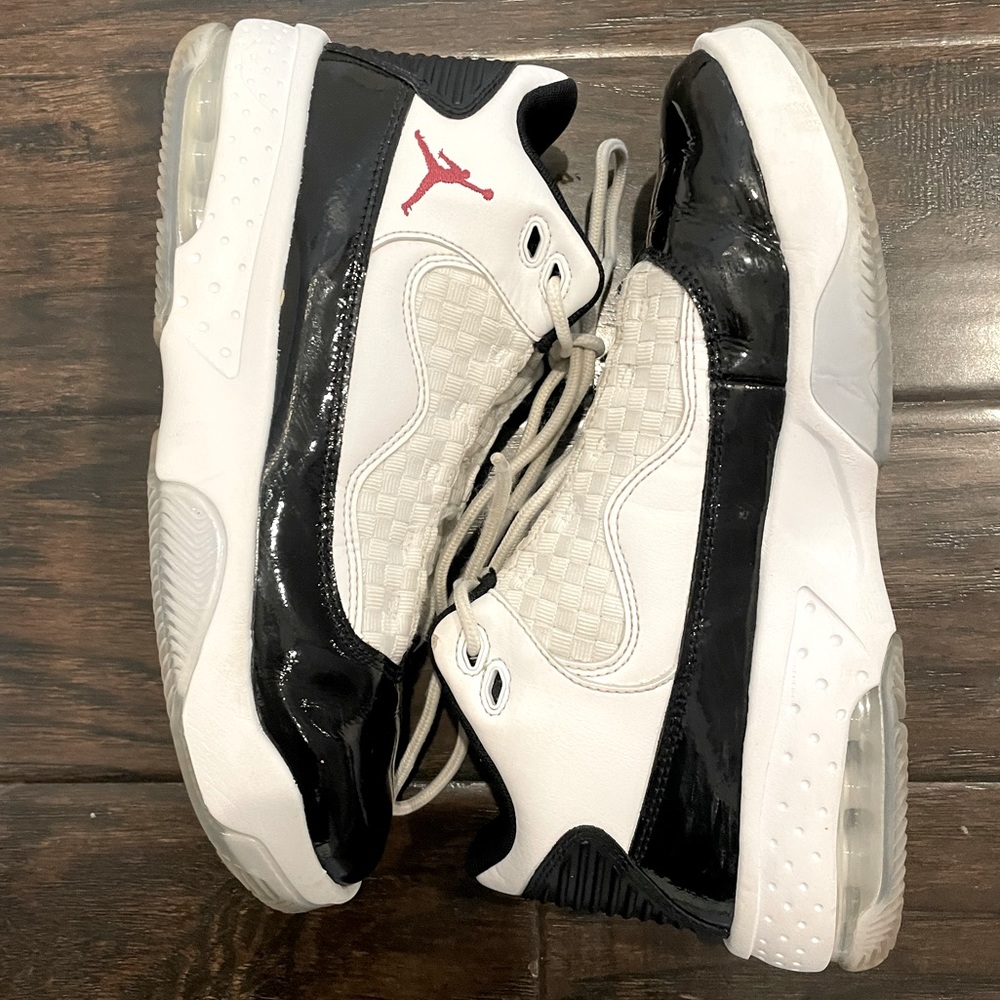 Youth Air Jordan Sz:  6.5